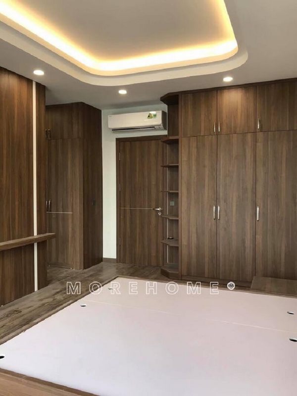 Hình ảnh thực tế mẫu tủ quần áo gỗ tự nhiên do xưởng gỗ nội thất MoreHome sản xuất